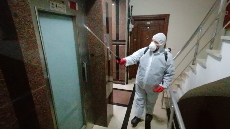 Eyüpsultan’daki Apartmanlar Tek Tek Dezenfekte Edildi