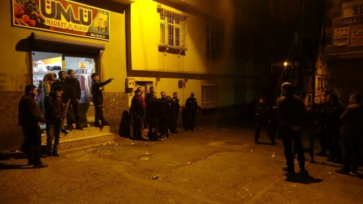 Ağabeyini Vurdu Kendini Eve Kilitledi