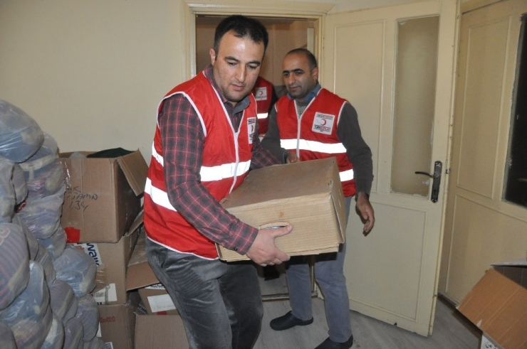 Kızılay Şubesinden 200 Aileye Gıda Yardımı