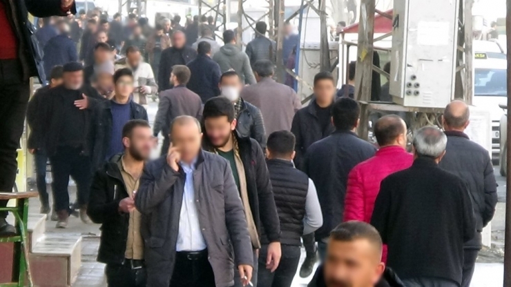 Yüksekova Halkı ‘Evde Kalın’ Çağrılarına Uymadı