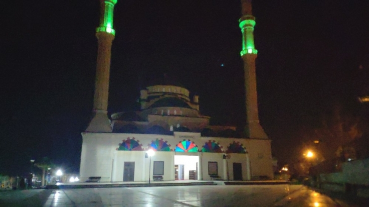 İslahiye’deki Camilerden Dua Sesleri Yükseldi