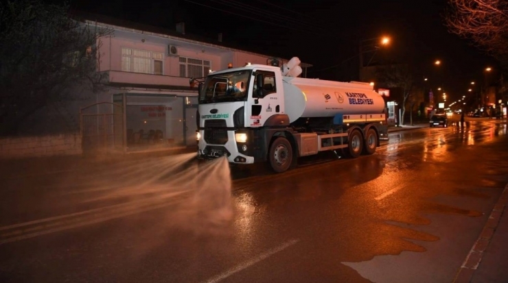 Kartepe’de 24 Saat Dezenfeksiyon