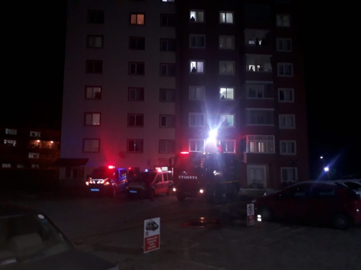 Vaka Var Diye Çağırdıkları Sağlık Çalışanlarını Alkışlarla Karşıladılar