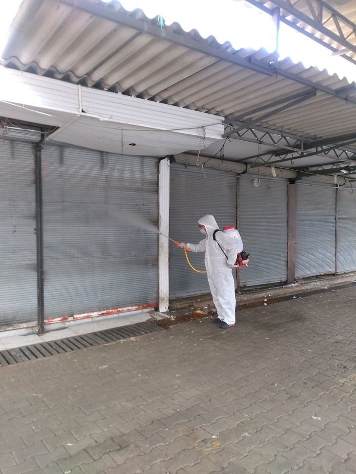 Kemer’de Pazar Yerleri Dezenfekte Edildi