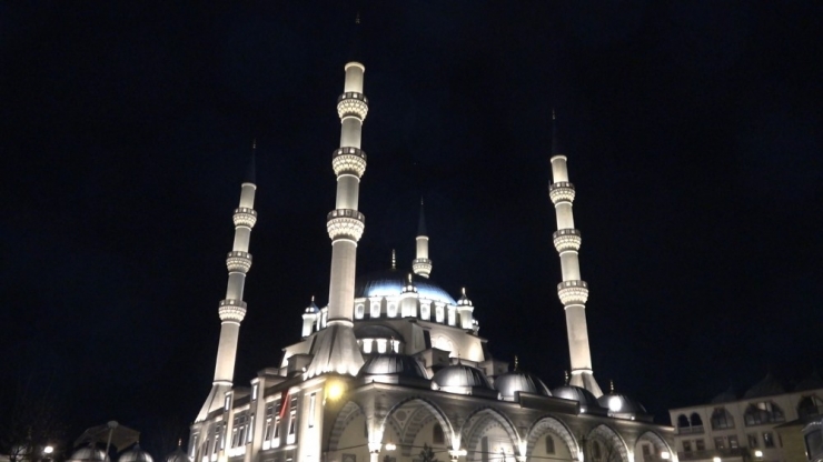 Kırıkkale’deki Tüm Camilerden Dua Sesleri Yükseldi