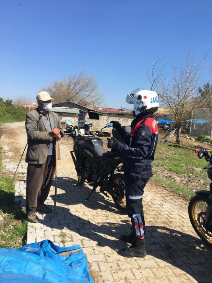 Jandarma Yaşlıların Hizmetinde