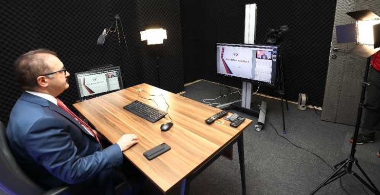 Yükseköğrenimde İlk Uzaktan Ders Gaün’de