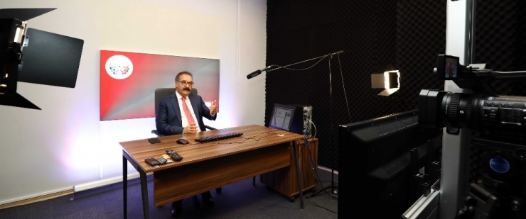 Yükseköğrenimde İlk Uzaktan Ders Gaün’de