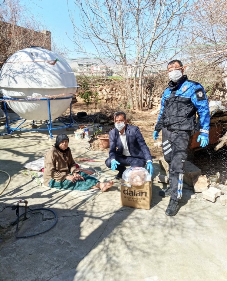 Kızıltepe Belediyesi 65 Yaş Üstü İhtiyaç Sahiplerinin Yanında