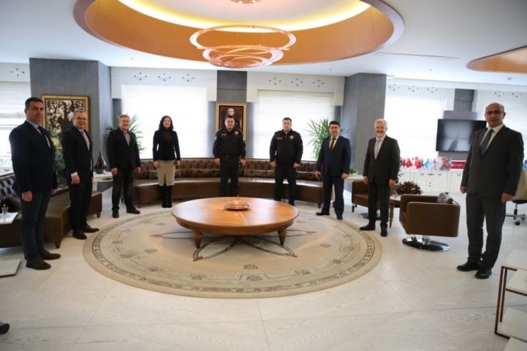 “Sosyal Mesafeli” Ziyaret