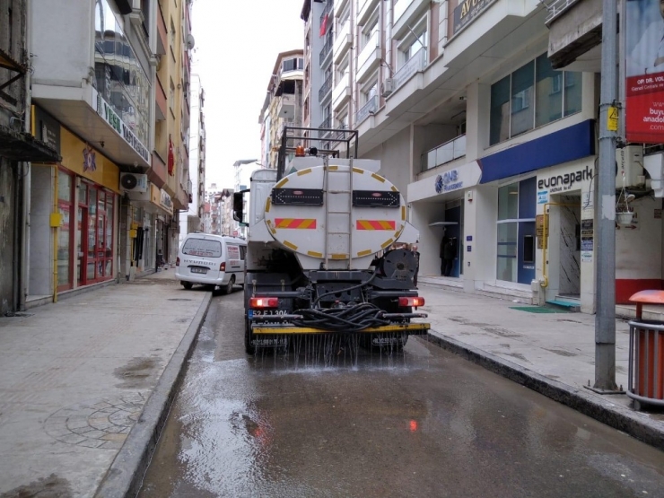 Ordu’da Sokak Ve Caddeler Yıkanıyor