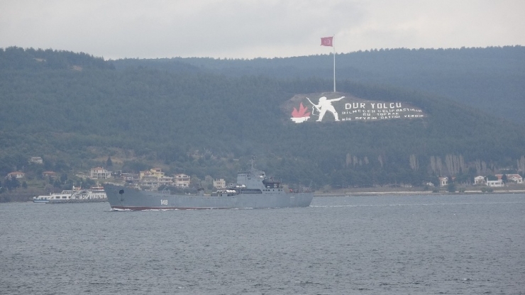 Rus Savaş Gemisi Çanakkale Boğazı’ndan Geçti