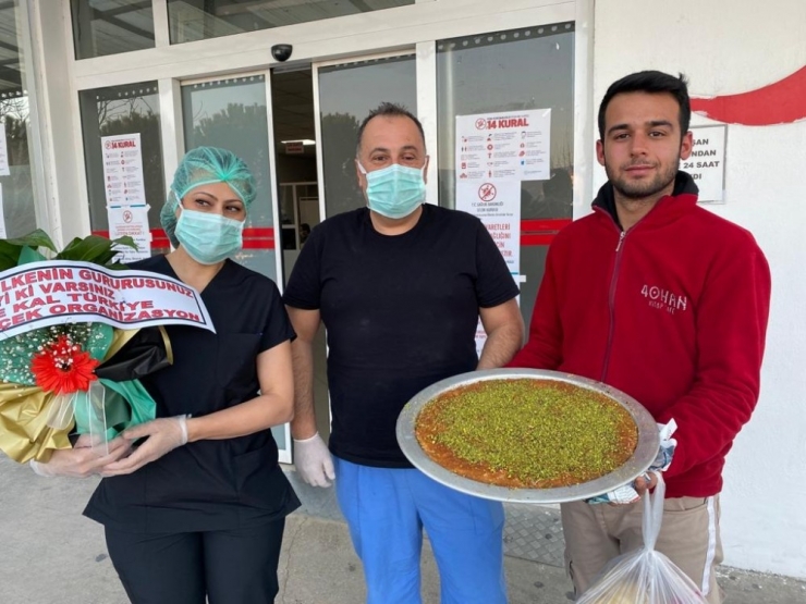 Genç İşletmecilerden Sağlık Çalışanlarına Destek Ziyareti