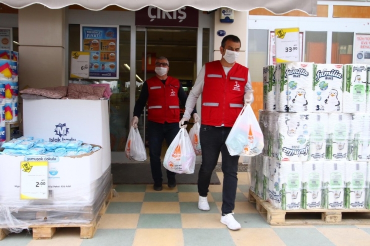 Bayraklı Belediyesinden 65 Yaş Üstüne Alışveriş Desteği