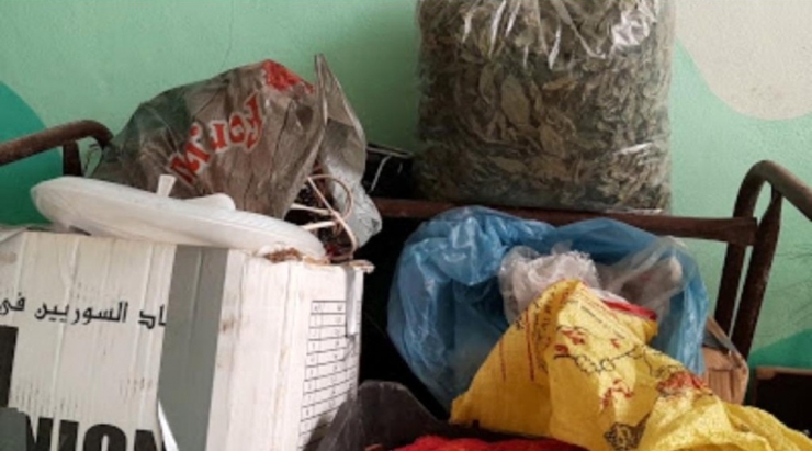 Suriye’den Kaçan Aileler Boş Okula Sığındı