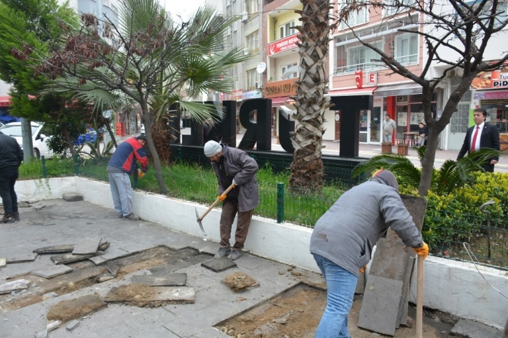 Türkeli Kent Meydanı Projesi’nde İlk Kazma Vuruldu