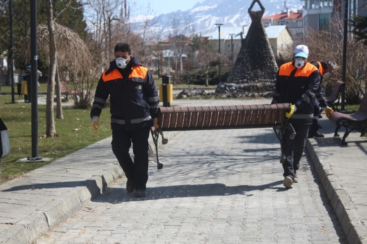 Van’daki Banklar Söküldü