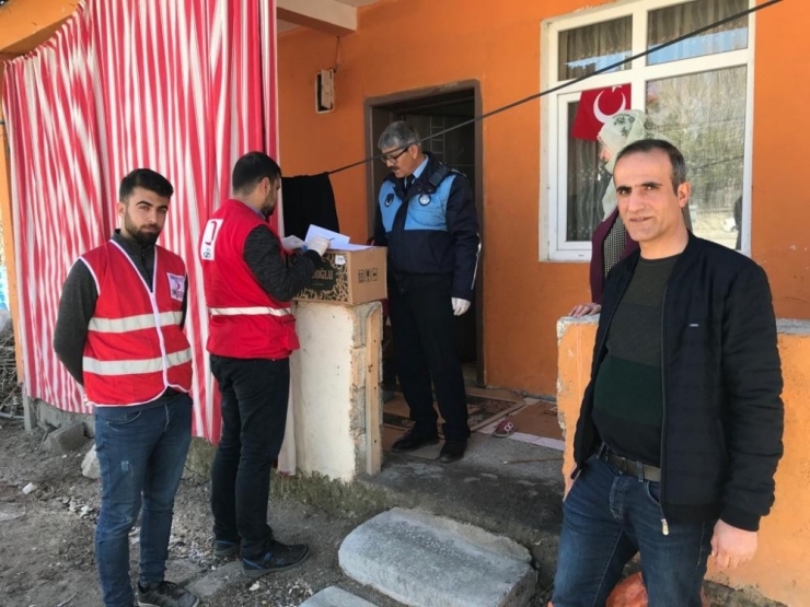 Erciş Belediyesi Yaşlı Vatandaşların İhtiyaçlarını Karşılıyor