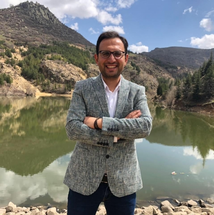 Korona Virüs Nedeniyle Evde Kalan Yazar Çocuklar İçin Kitap Yazdı