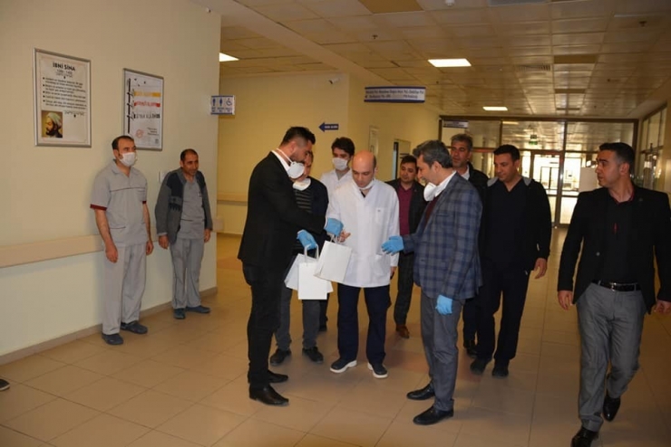 Sağlık Çalışanlarına Üzüm İkramı