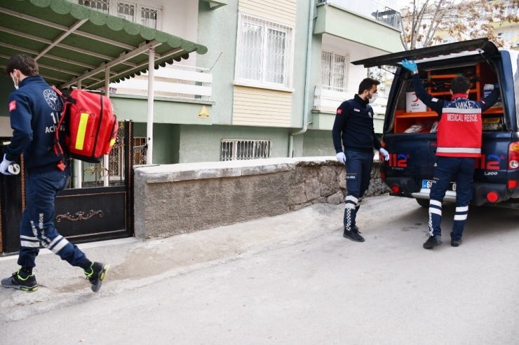 Aksaray’da Umke Ekibi Yaşlıları Evlerinde Tedavi Ediyor