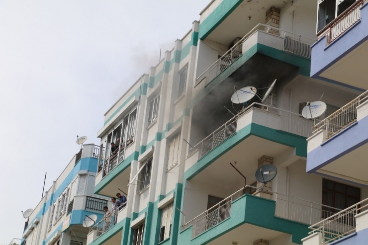 Antalya’da Daire Yangını
