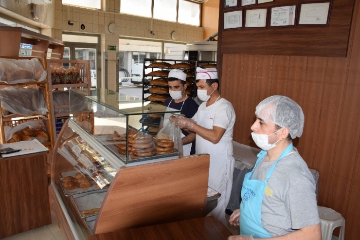 Fırıncıların 13 Liralık Maske Paketinin 250 Liraya Satılması İsyanı