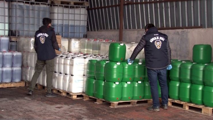 Arnavutköy’de İzinsiz Dezenfektan Üretimi Yapılan İmalathaneye Operasyon