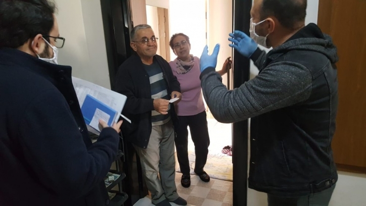 Aydın’da Gönüllü Öğretmenler Yaşlı Çınarlara El Uzattı