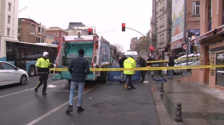 İstanbul’un Göbeğinde Talihsiz Gencin Feci Ölümü Kamerada