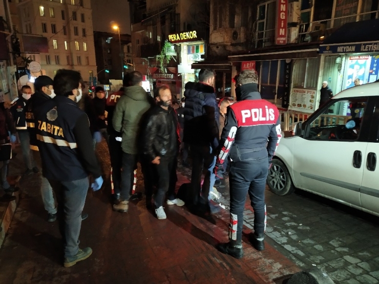 Beyoğlu’nda Yasağa Uymayan İki Derneğe Baskın: 20 Gözaltı