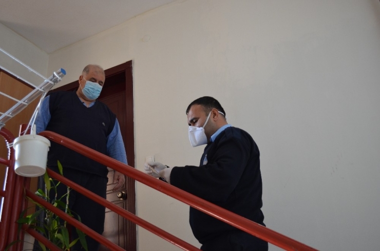 Yaşlı Vatandaşların İhtiyaçlarını Zabıta Ekipleri Karşıladı