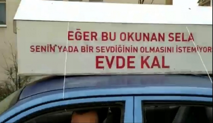 Bolu’da, Aracına Bağladığı Tabutla ‘Evde Kal’ Çağrısı Yaptı