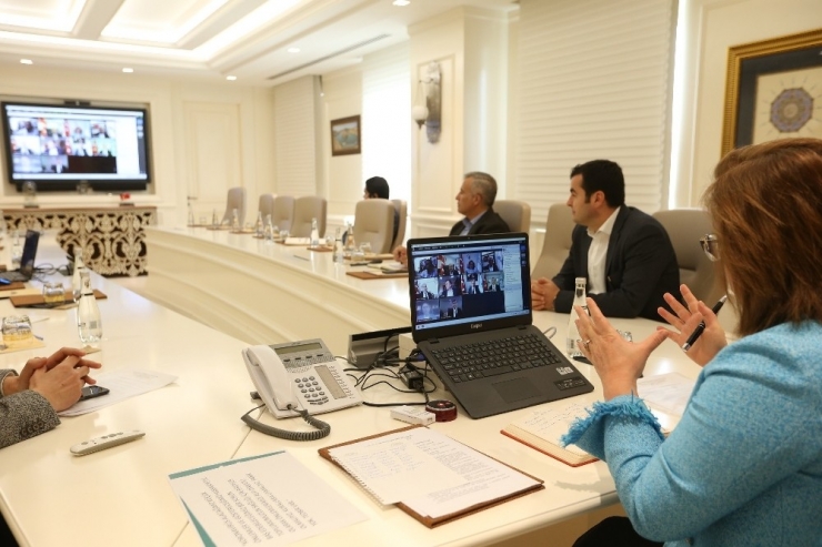 Büyükşehir’den Şehir Girişlerinde Ateş Ölçer Uygulaması