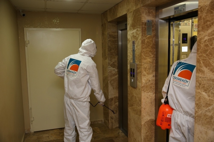 Çekmeköy’de Korona Virüse Karşı Asansörler Dezenfekte Ediliyor