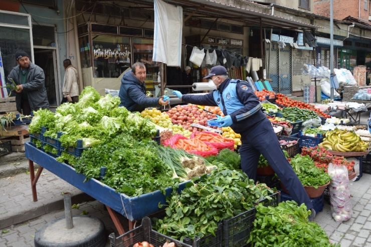 Belediye Pazarda Eldiven Dağıttı