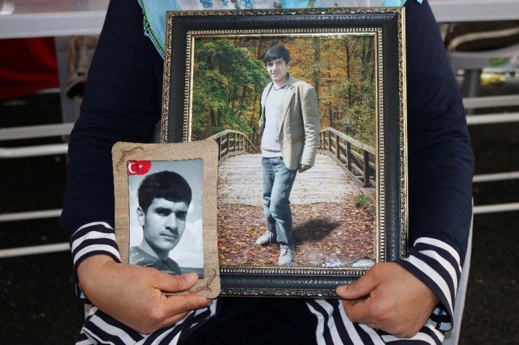 Hdp Önündeki Ailelerin Evlat Nöbeti 204’üncü Gününde