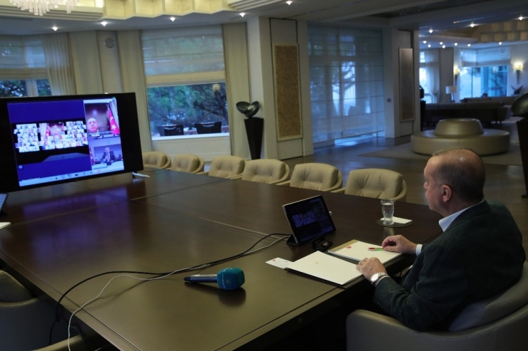 Cumhurbaşkanı Erdoğan: "Vatandaşlarımızdan Ricamız, Bir Müddet Zorunlu Haller Dışında Evlerinden Çıkmamaları"