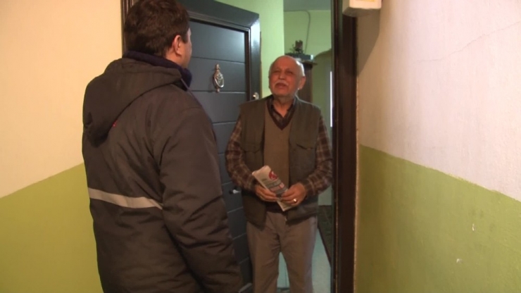 Türkiye Gazetesi Dağıtım Personellerinden Yaşlı Okuyucularına Büyük Vefa