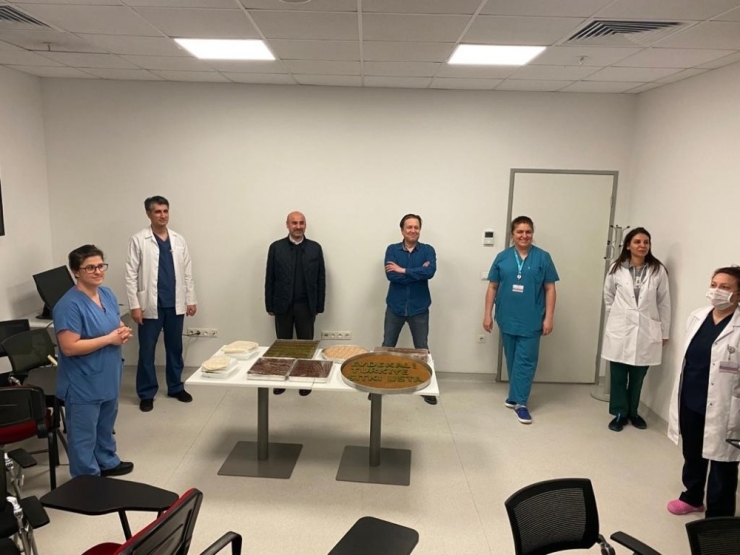 Sağlık Çalışanlarına ‘En Tatlı Destek’ Kadayıfçı Sıtkı Ustadan