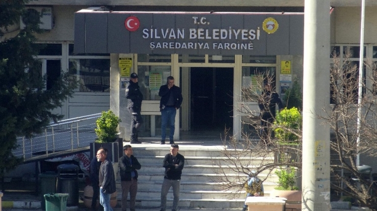 Silvan Belediyesine Kaymakam Uslu Kayyum Olarak Atandı