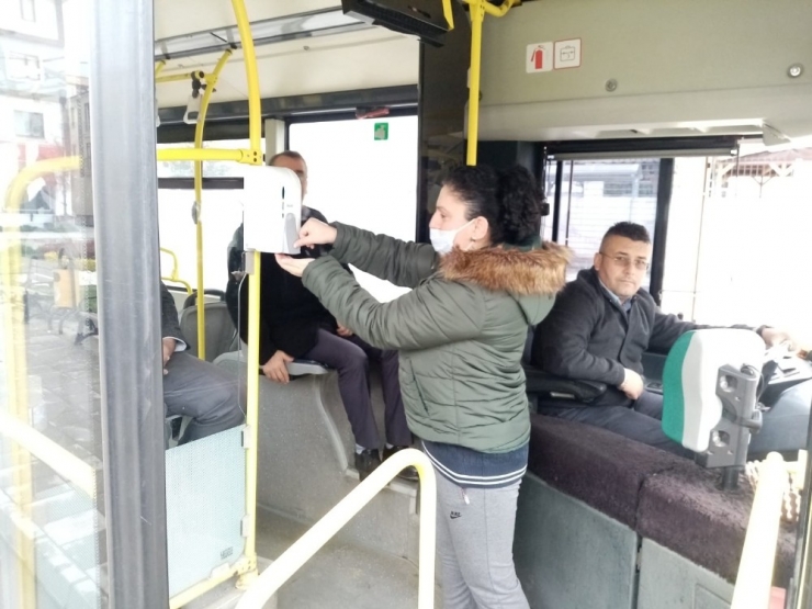 Düzce’de Otobüslere Dezenfektan Kutuları Yerleştirildi