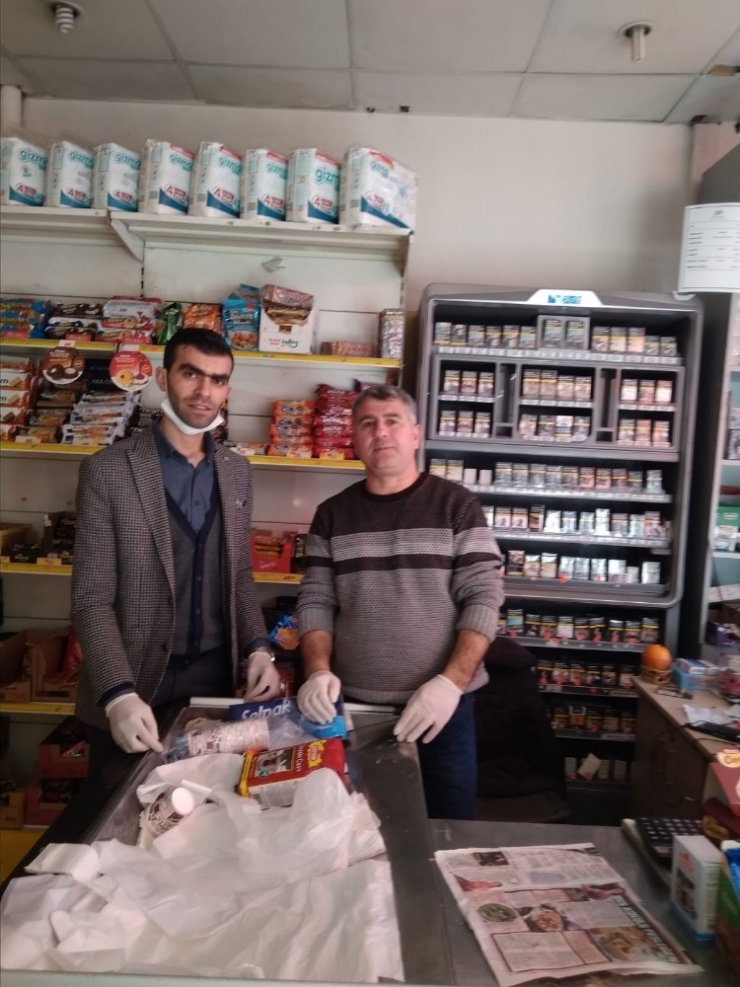 Bakkallara Eldiven Ve Maske Dağıtıldı