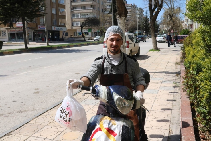 Gastronomi Kentinde Restoranlar Bomboş, Paket Serviste Yoğunluk