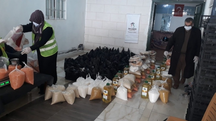 İmkander’den 65 Yaş Üstü 200 Aileye Gıda Kolisi