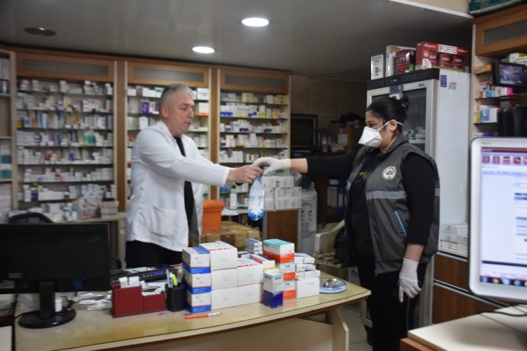 İncirliova’da Yaşlı Ve Hastaların İhtiyaçları Gideriliyor