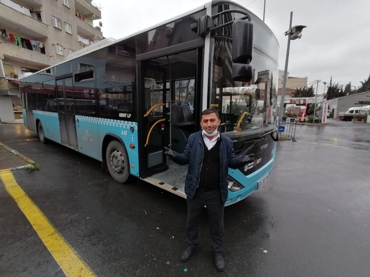Halk Otobüsü Şoföründen Korona Virüs Mücadelesinde Örnek Davranış