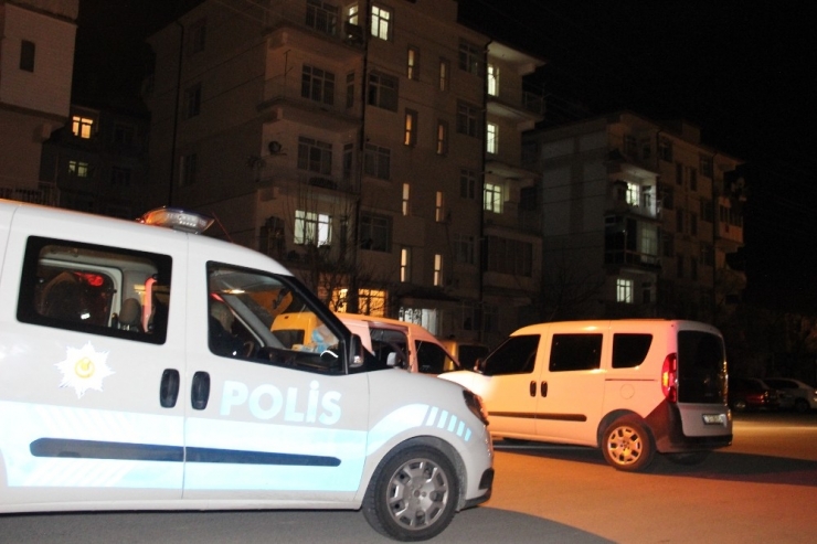 Karaman’da İkamete Tüfekle Ateş Edip Kaçtılar