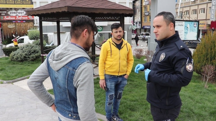 Polisin Evine Bırakmak İstediği Yaşlı Adam: "Yayan Gideyim Dizlerim Açılsın"