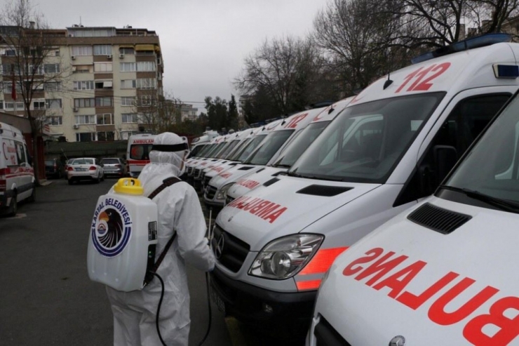 Kartal’da Ambulanslar Ve Oto Sanayi Siteleri Dezenfekte Edildi